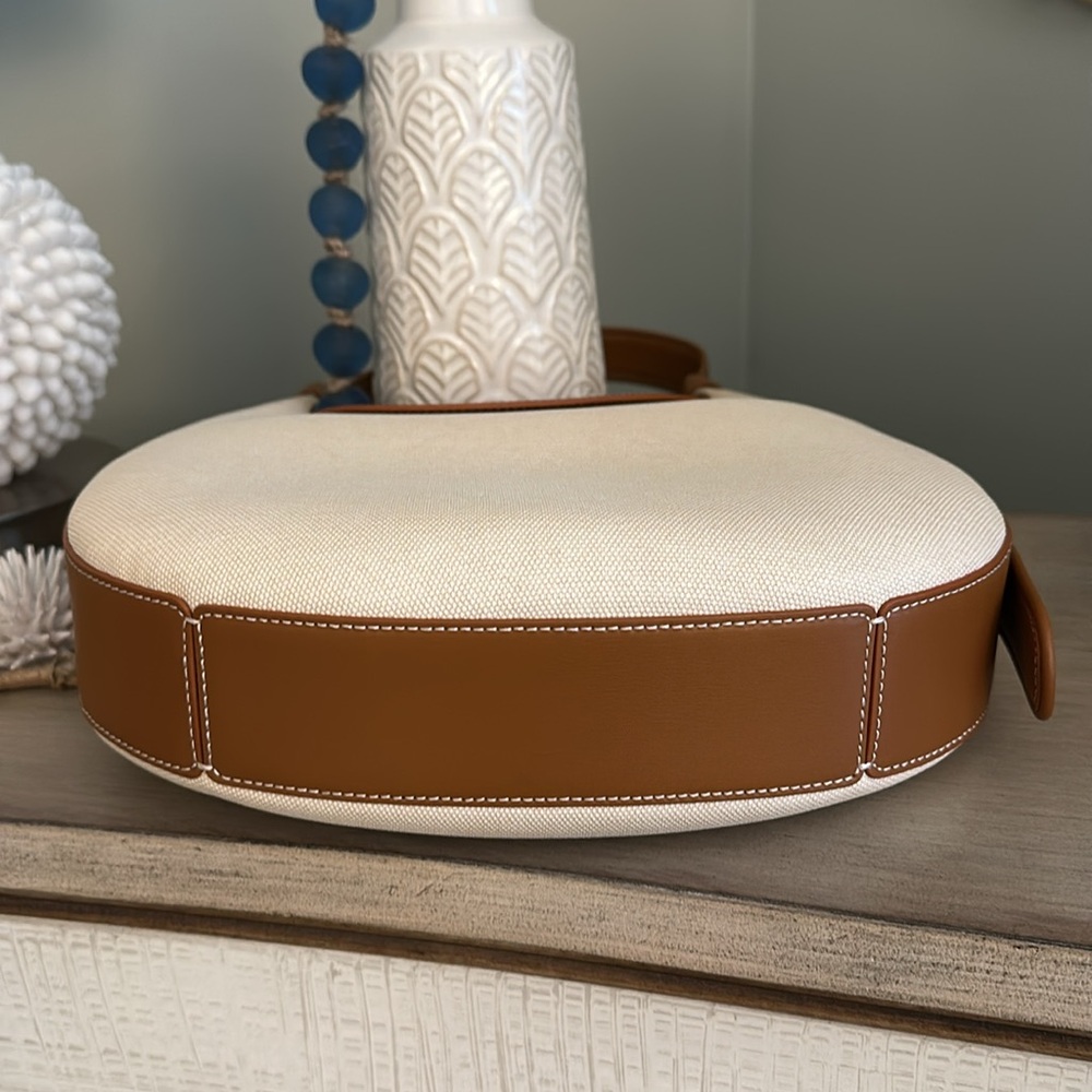 🌟 NWT | ‘Crooked’ Half Moon Shoulder Bag by KUNOGIGI - Picture 9 of 15